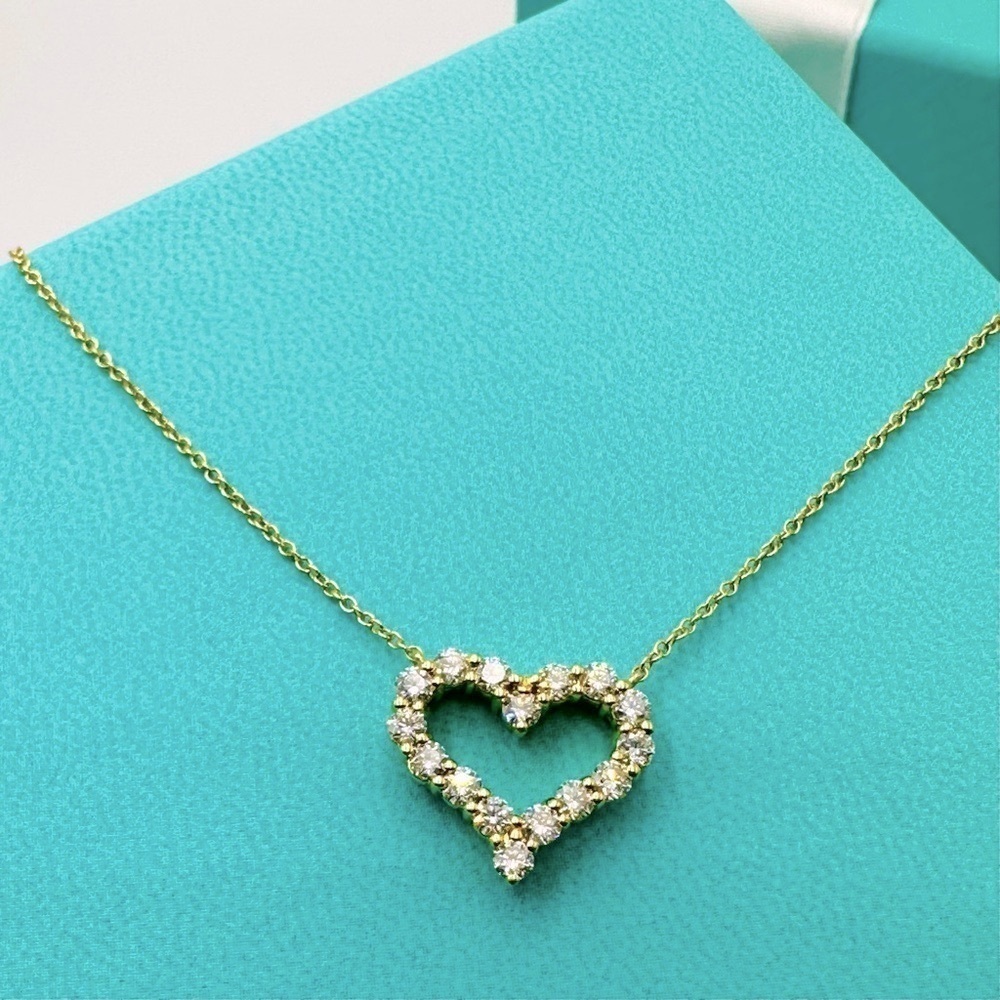 $6,100 Tiffany & Co. 0.62 CTW Diamond Heart Necklace 24” in Yellow Gold - Picture 6 of 12